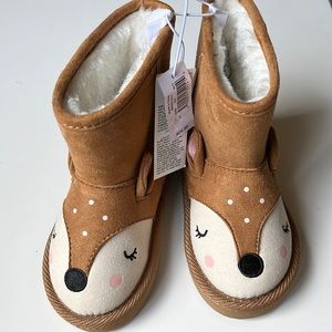 Old Navy Woodland fur lined tan boots, size 6